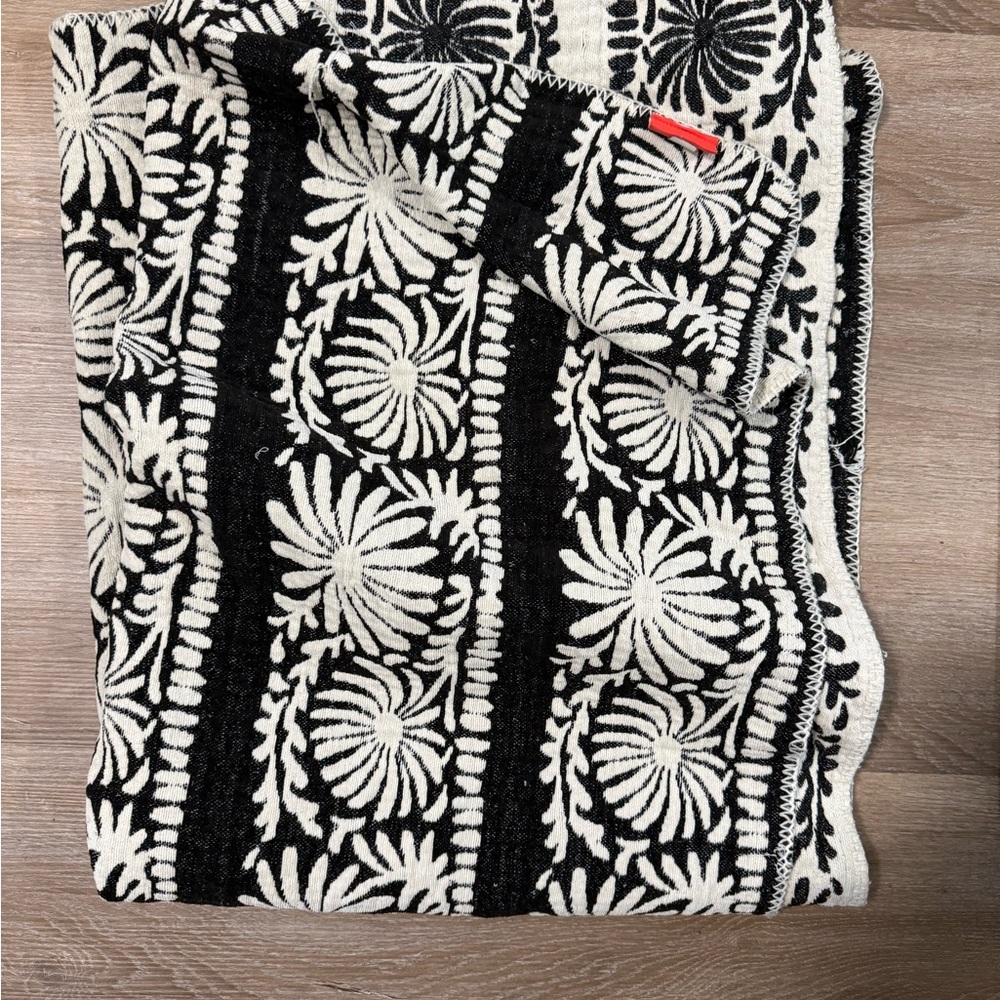 RARE Opalhouse blanket in excellent condition